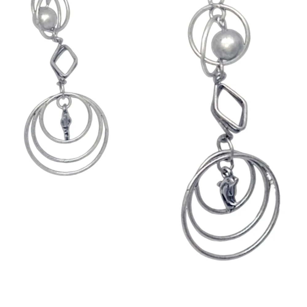 N/A dangling silver